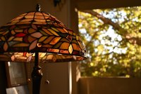 Waarom amberkleurig glas nu overal in lampen opduikt